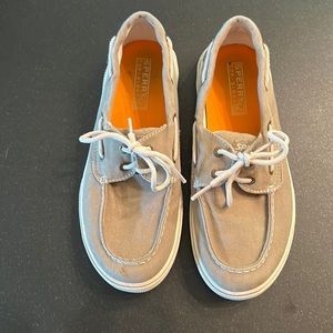 Speedy Topsider size 4